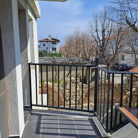 уютен при нели Apartamento Varna